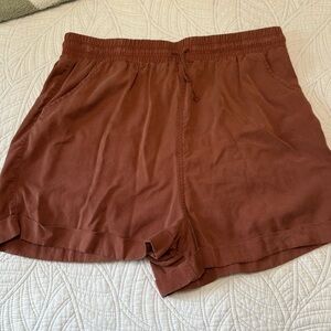 Universal Thread Shorts